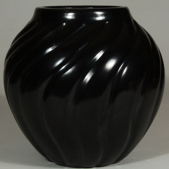 Angela Baca Pottery - C3792D